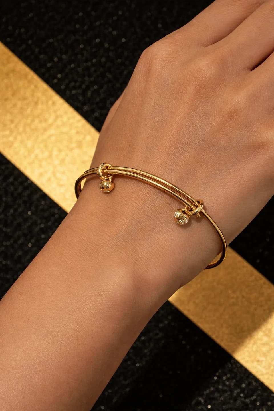 Golden Heart Charm Bracelet packshot