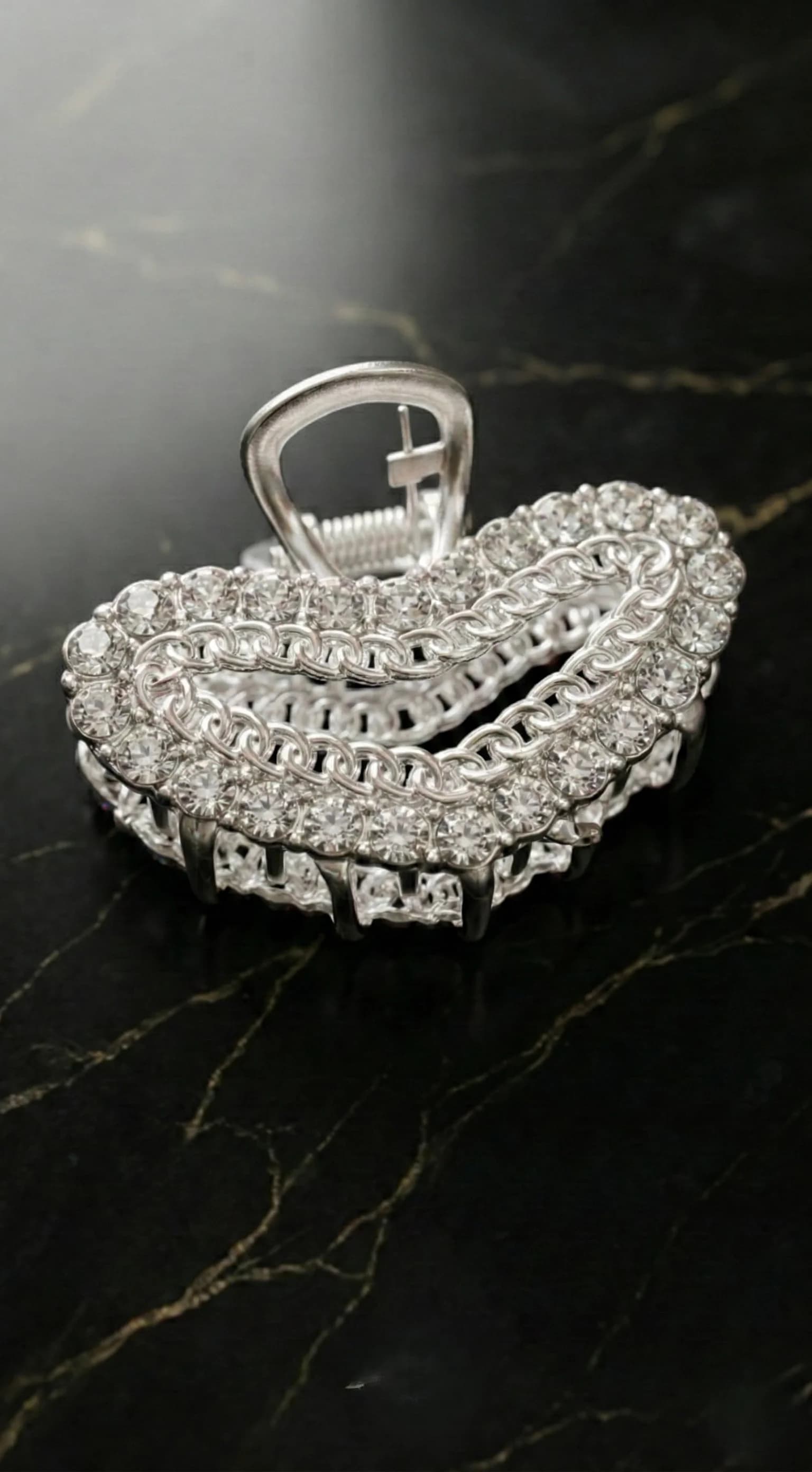 Crystal Heart Chain Claw Clip image