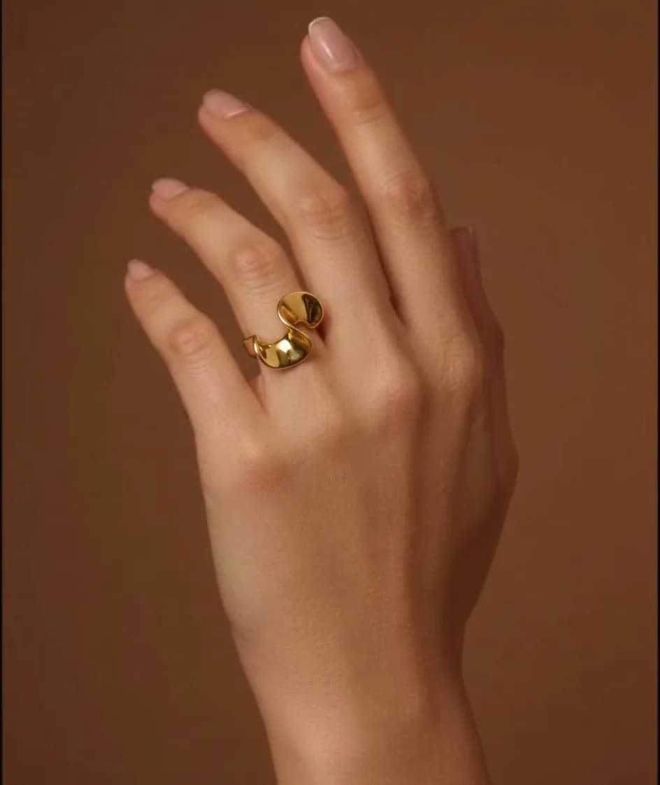 Culptural Wave Gold Adjustable Ring packshot