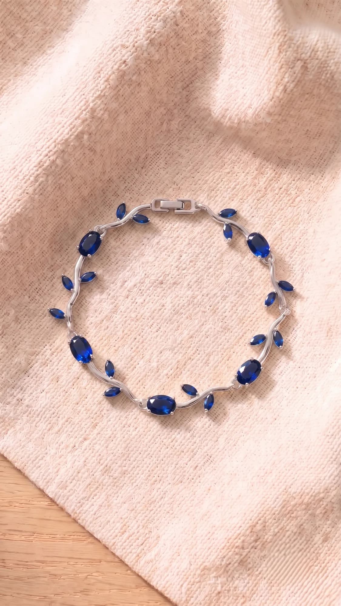 Tulip Vine Crystal Bracelet image